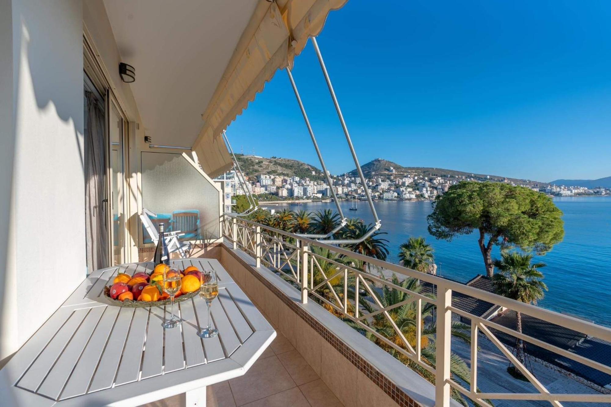 Apartment in Saranda Bagian luar foto