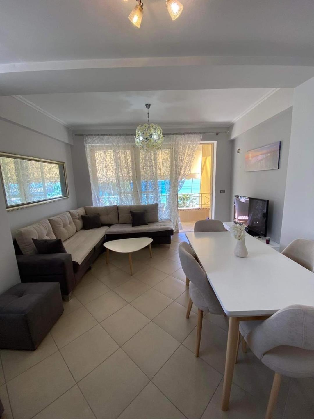 Apartment in Saranda Bagian luar foto